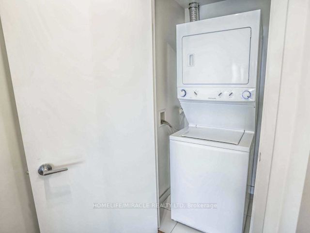 66 Forest Manor Rd, #2301