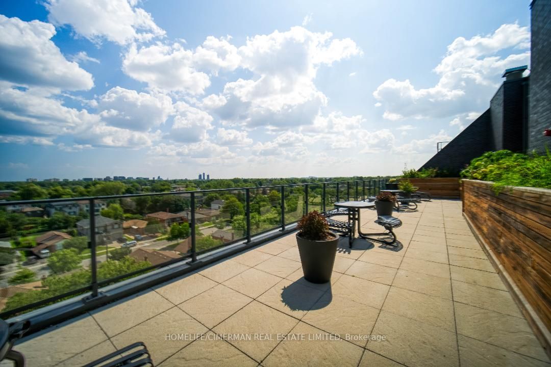 741 Sheppard Ave W, #707