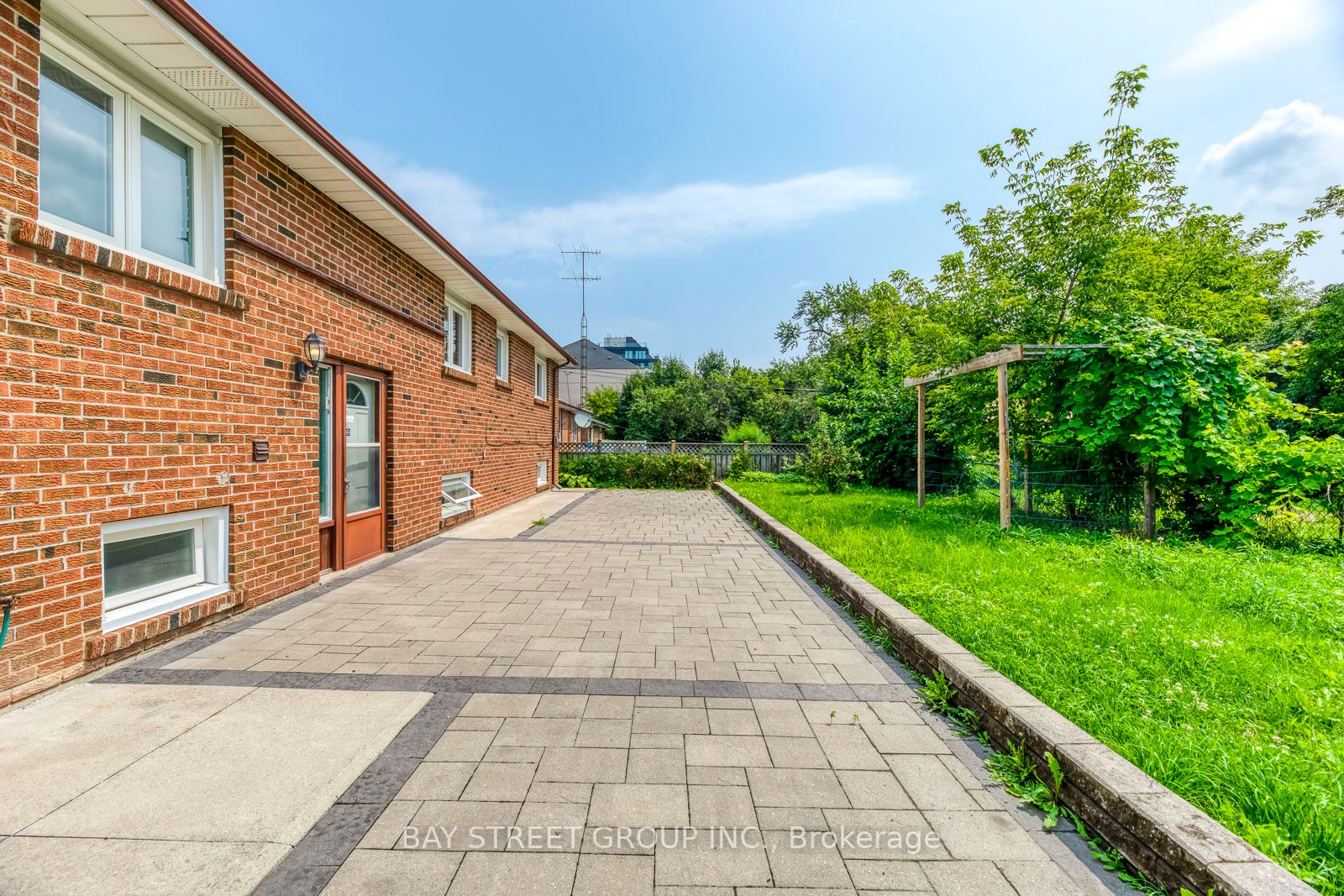 765 Sheppard Ave W