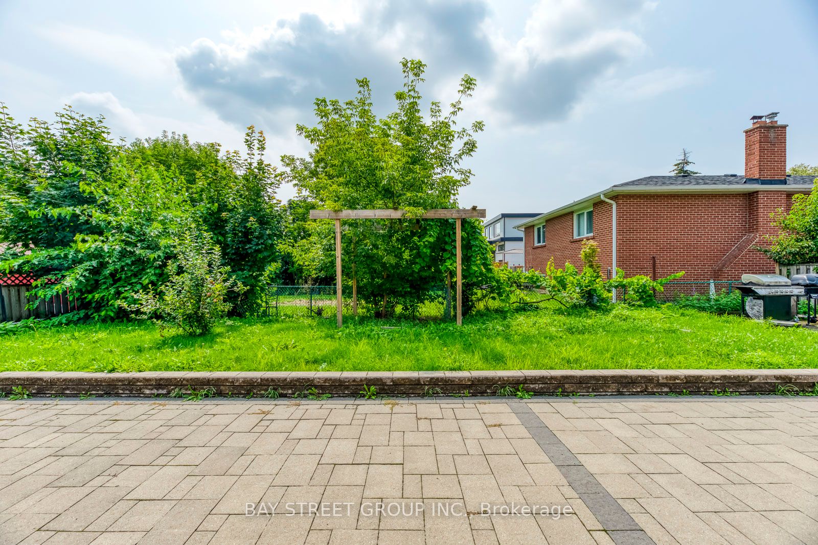 765 Sheppard Ave W