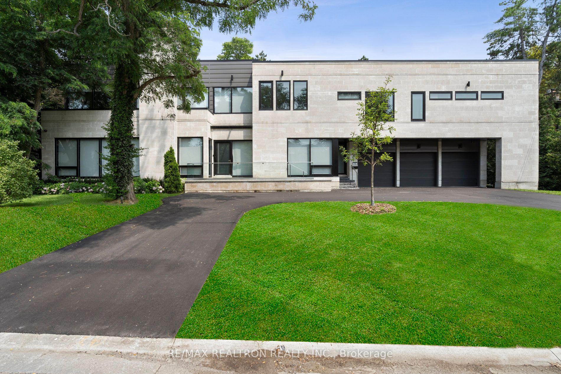 18 Green Valley Rd
