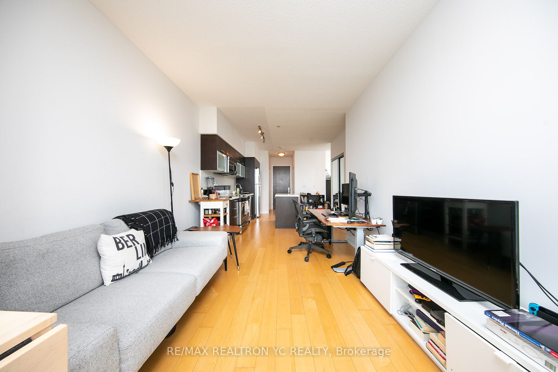 386 Yonge St, #3513