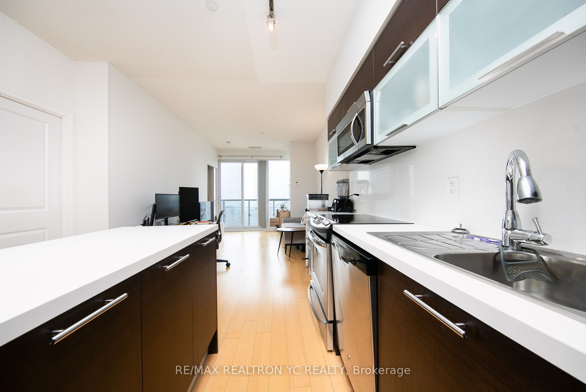 386 Yonge St, #3513