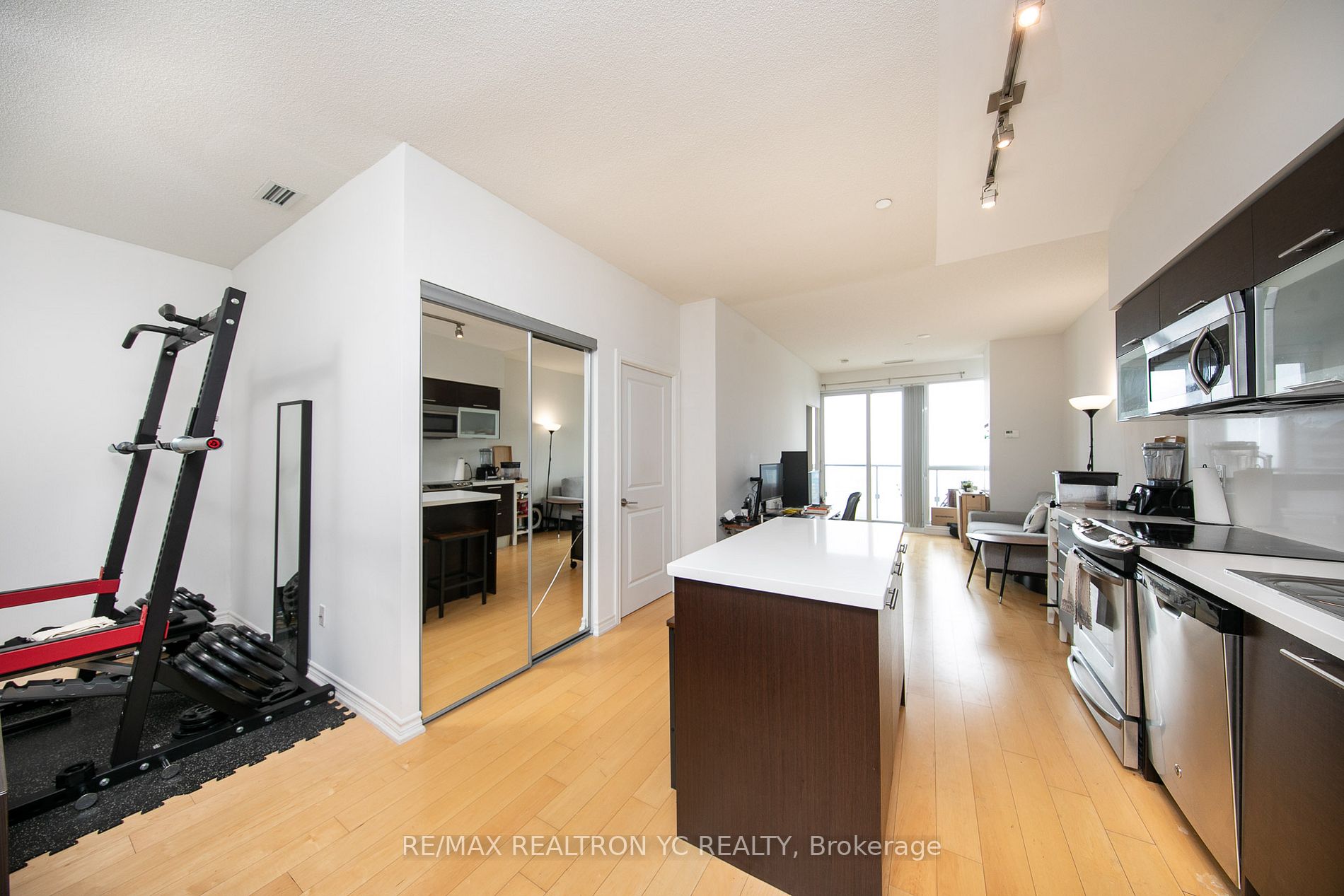 386 Yonge St, #3513