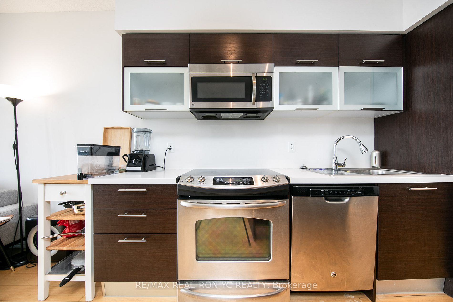 386 Yonge St, #3513