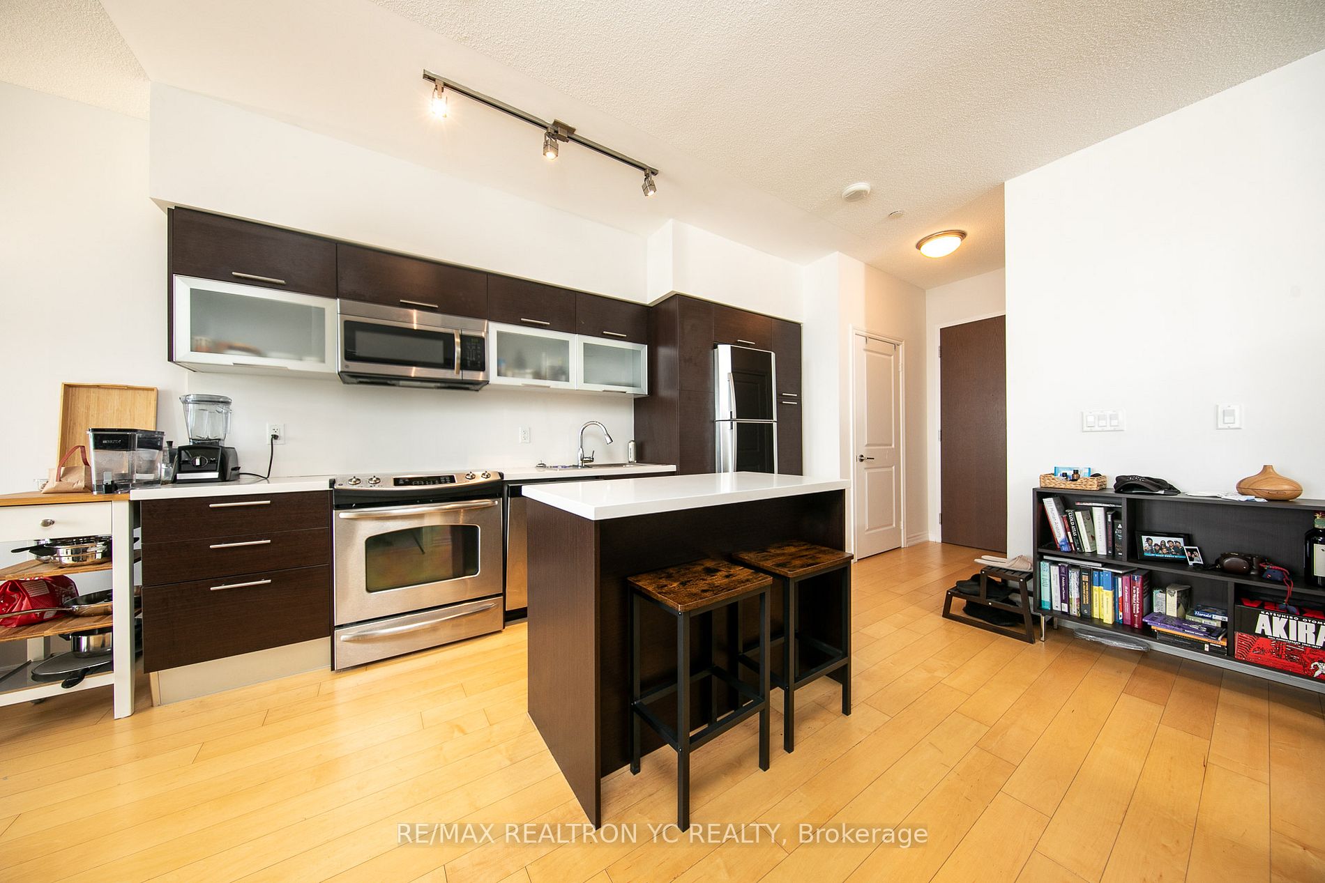 386 Yonge St, #3513