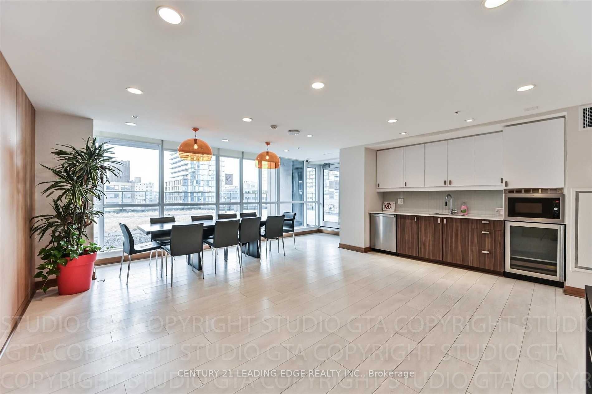 295 Adelaide St W, #4109