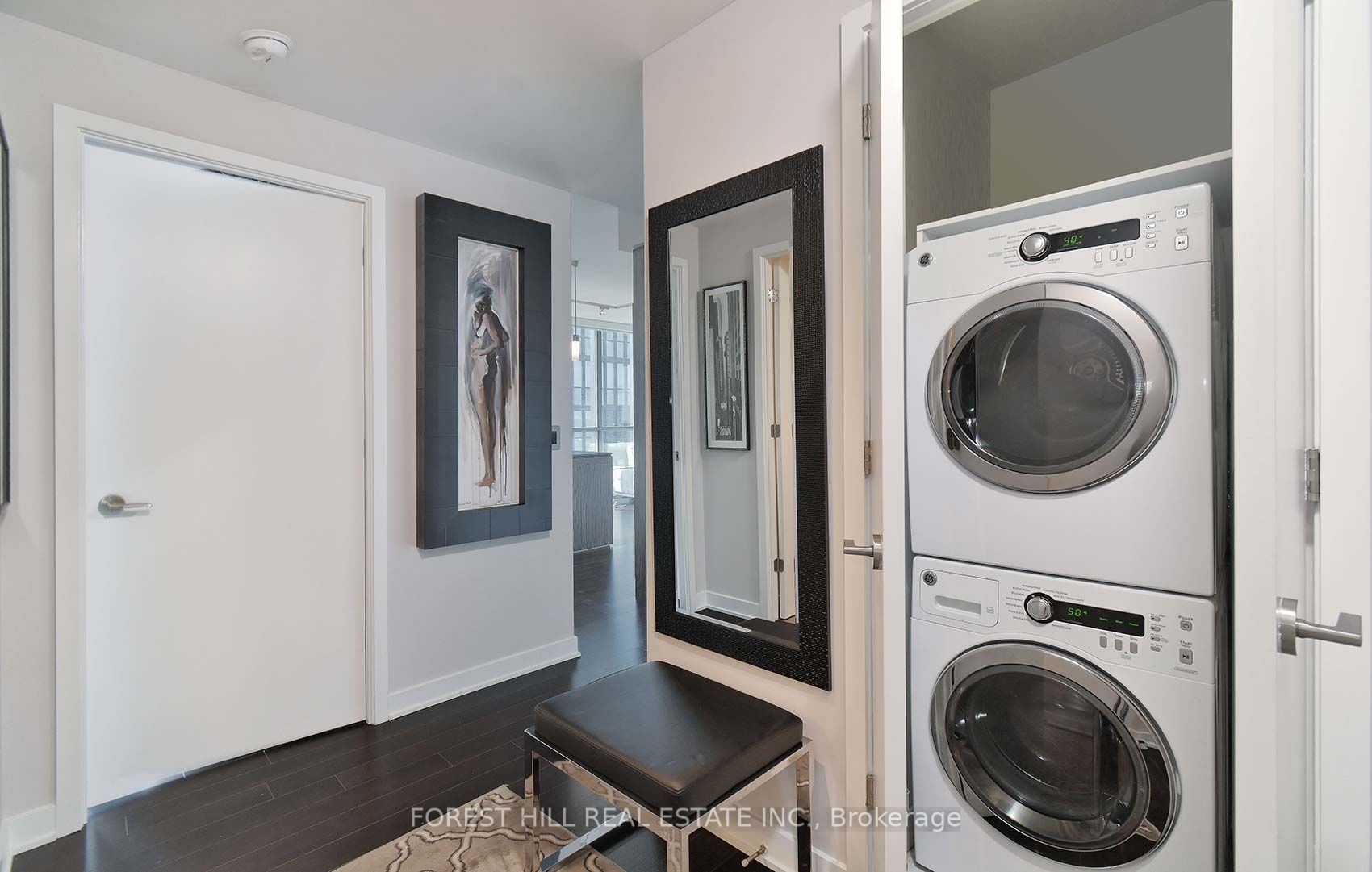 110 Charles St E, #2803