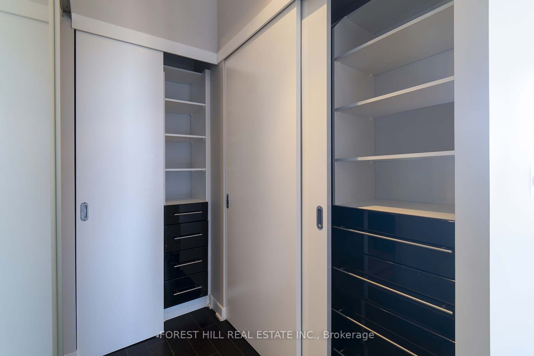 110 Charles St E, #2803