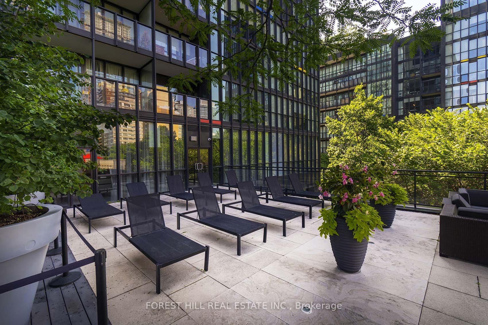 110 Charles St E, #2803