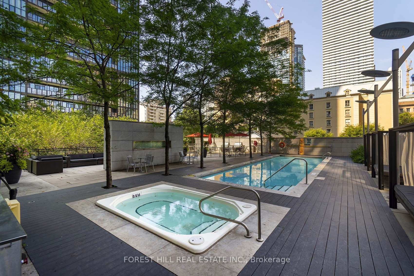 110 Charles St E, #2803