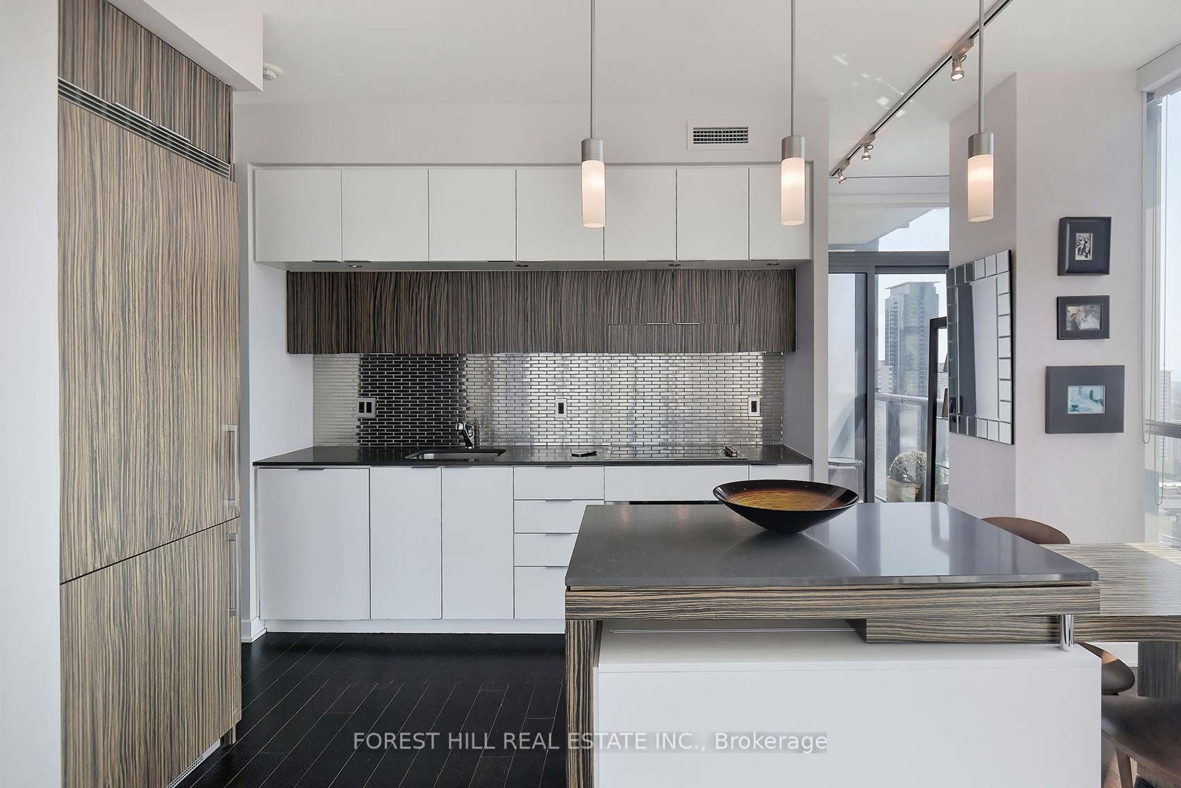 110 Charles St E, #2803