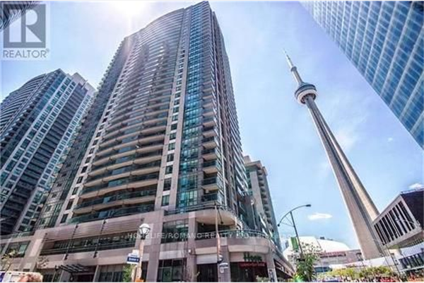 19 Grand Trunk Cres, Toronto