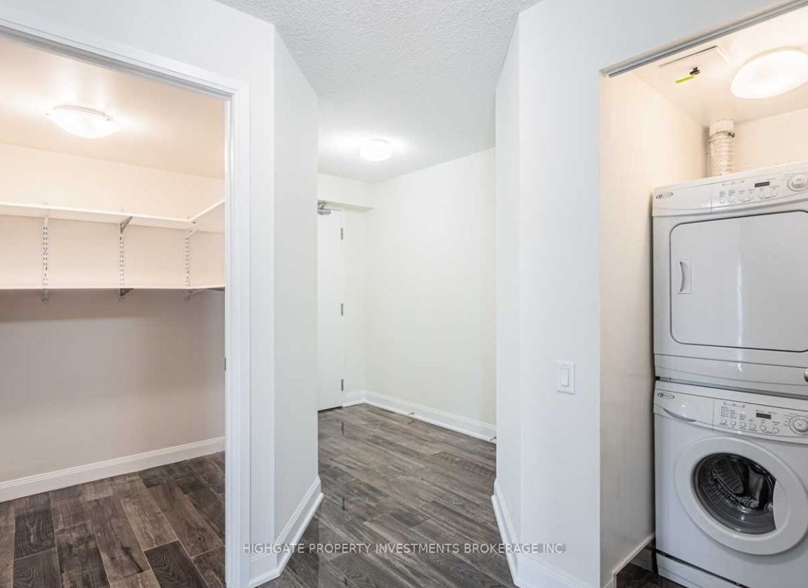 2191 Yonge St, #2111