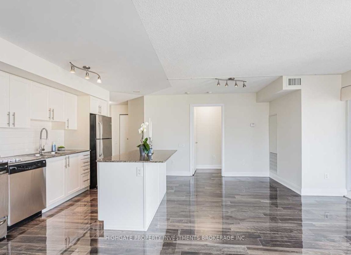2191 Yonge St, #2111