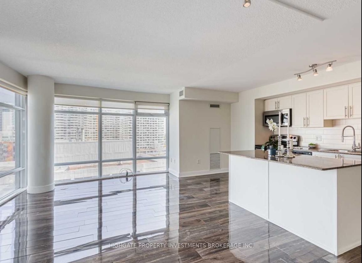 2191 Yonge St, #2111