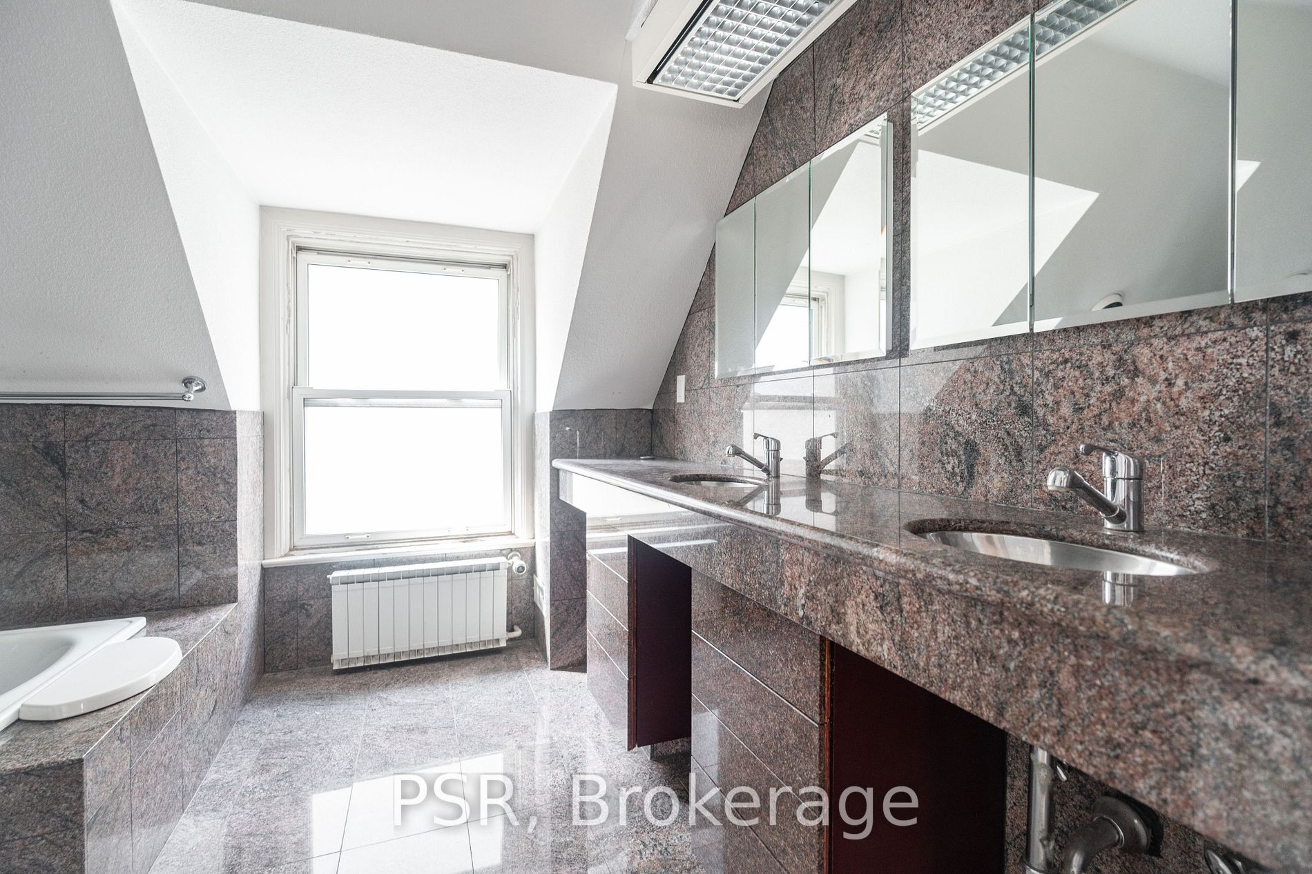 25 Coulson Ave