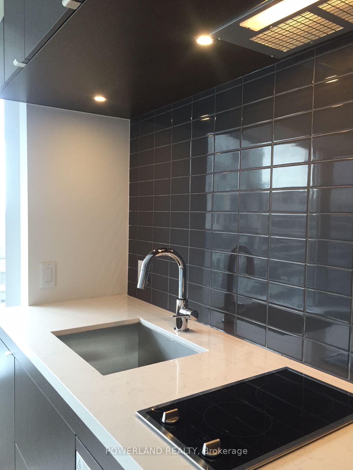 155 Yorkville Ave, #2111