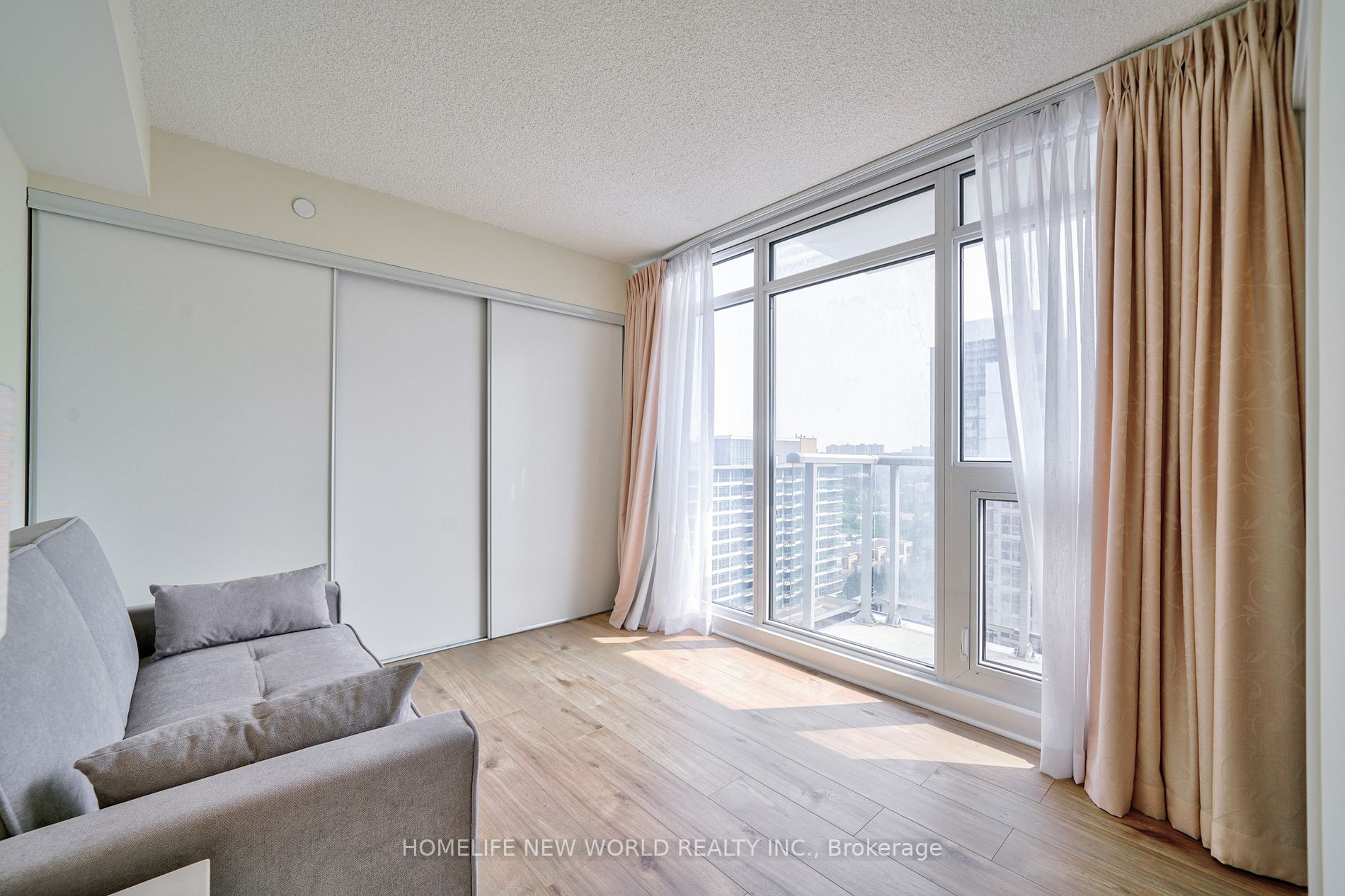 72 Esther Shiner Blvd, #1515