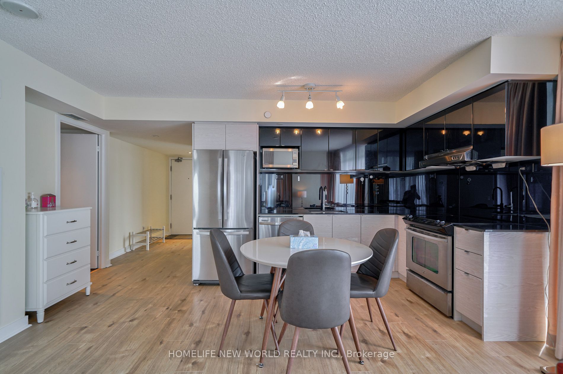72 Esther Shiner Blvd, #1515