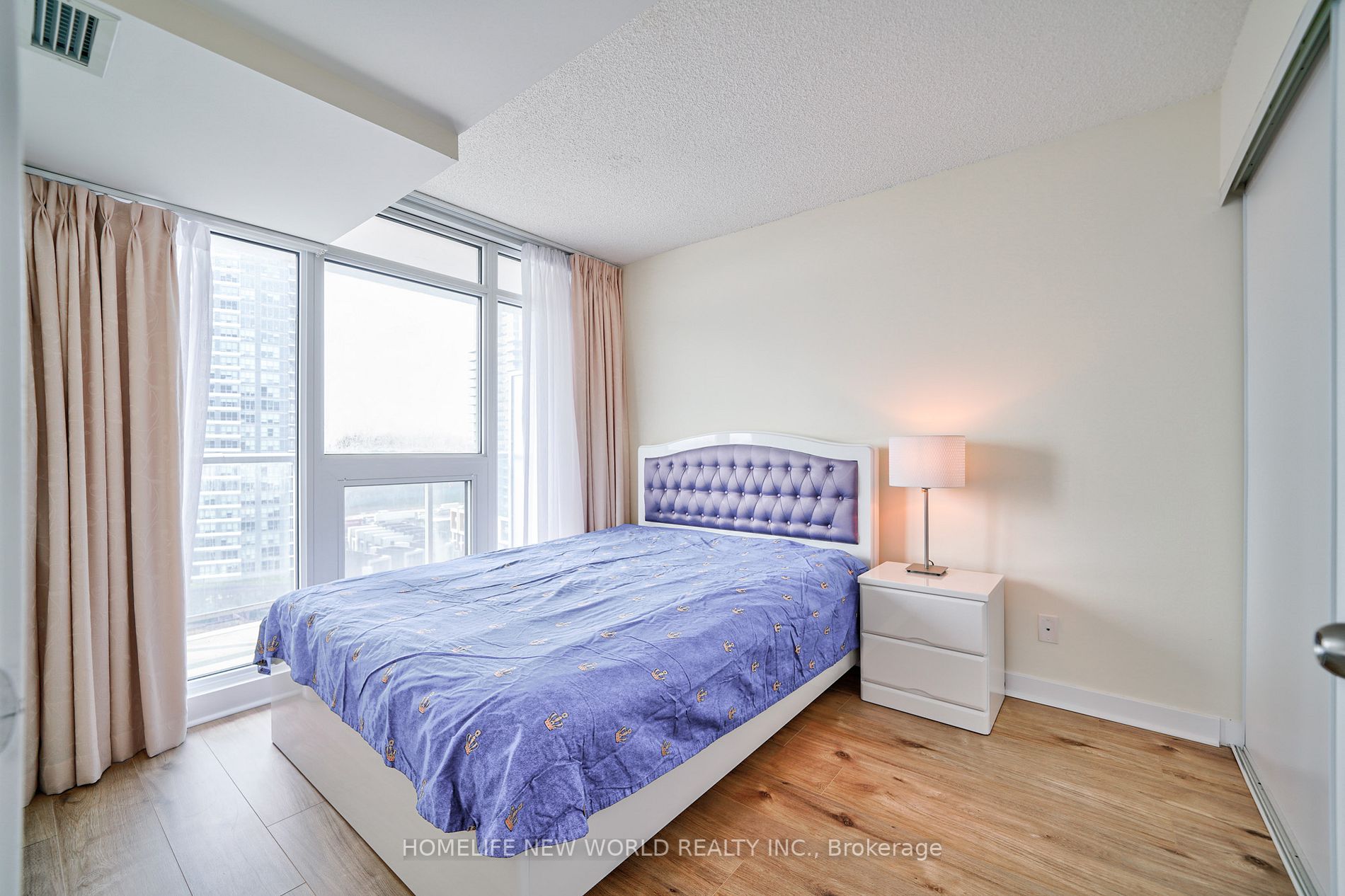 72 Esther Shiner Blvd, #1515