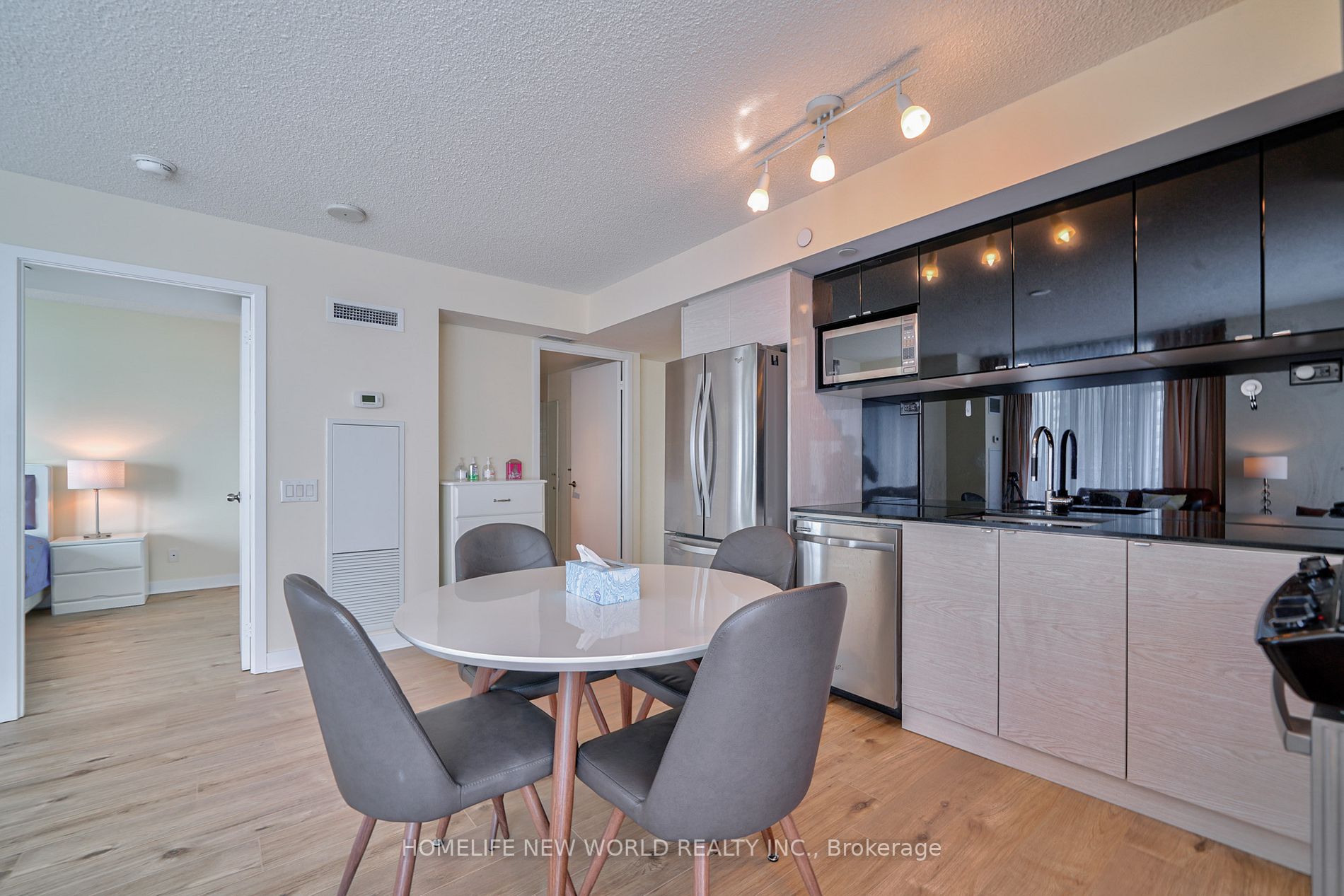 72 Esther Shiner Blvd, #1515