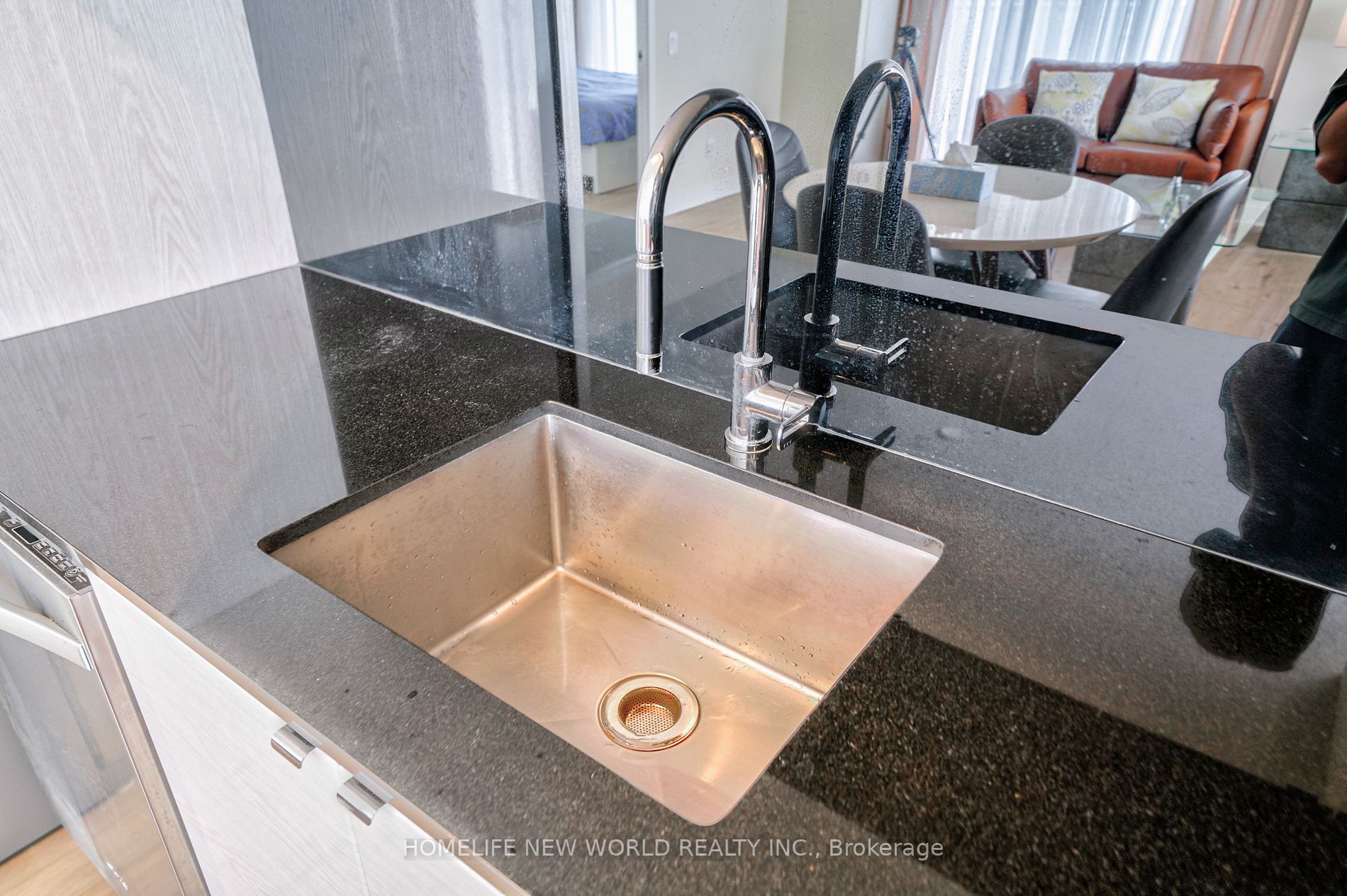 72 Esther Shiner Blvd, #1515