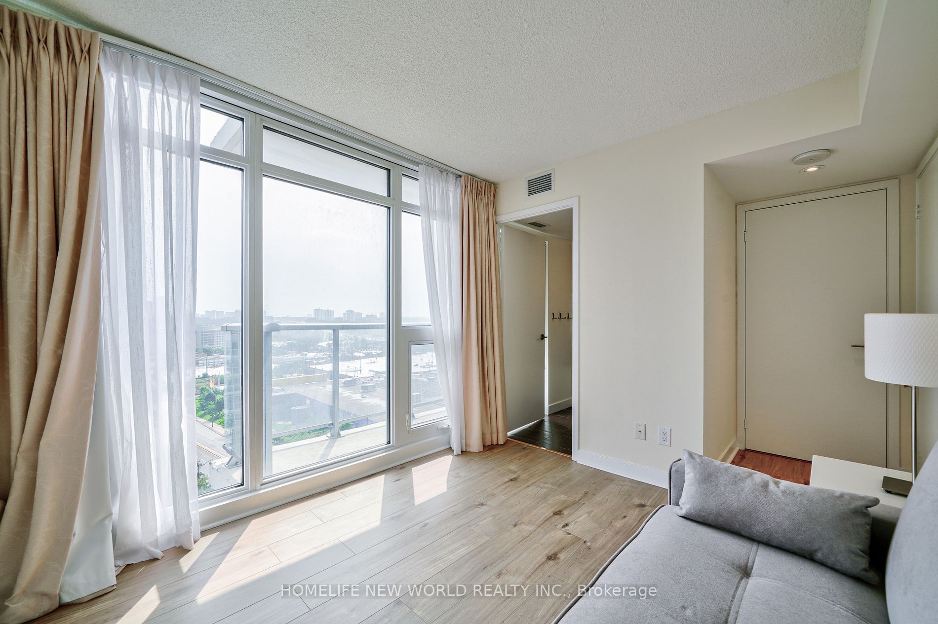 72 Esther Shiner Blvd, #1515