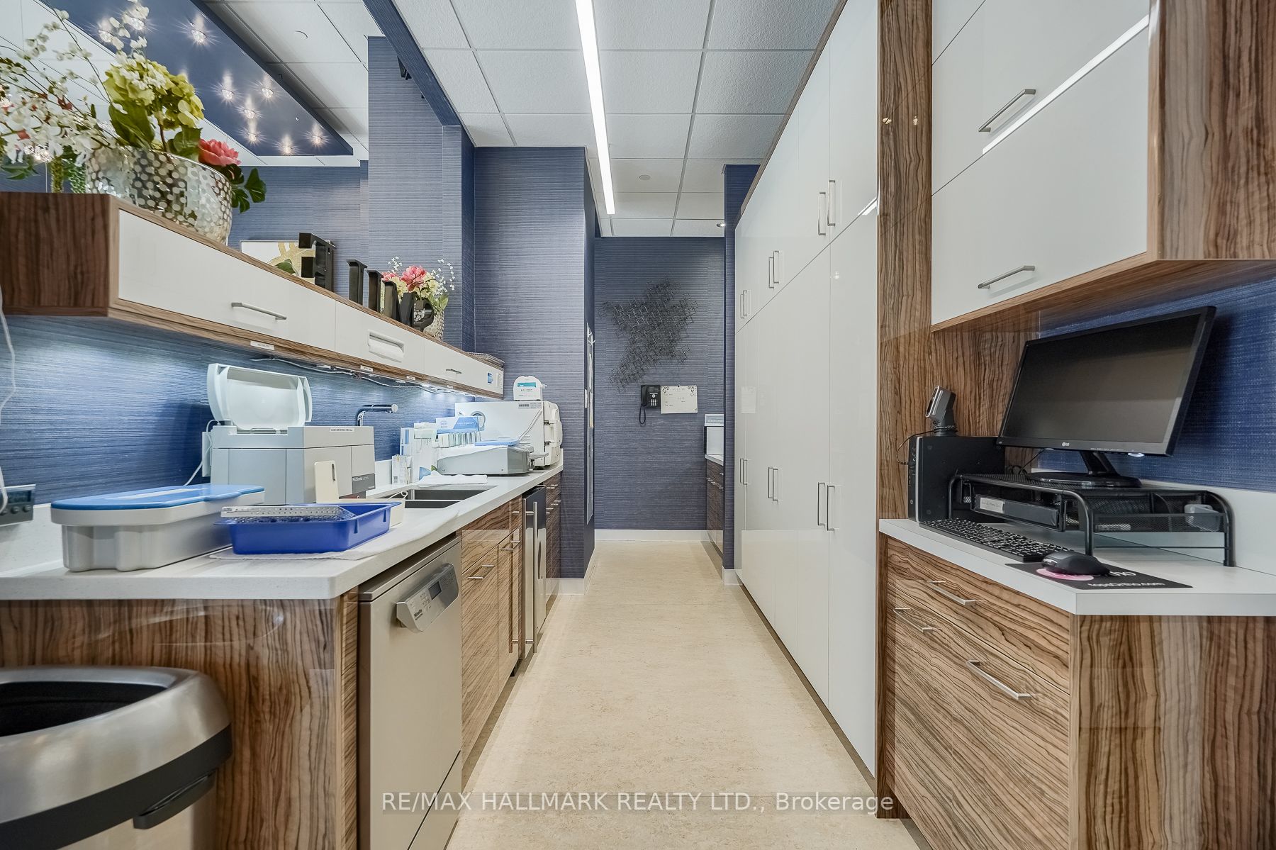 3018 Yonge St, #1,2,3