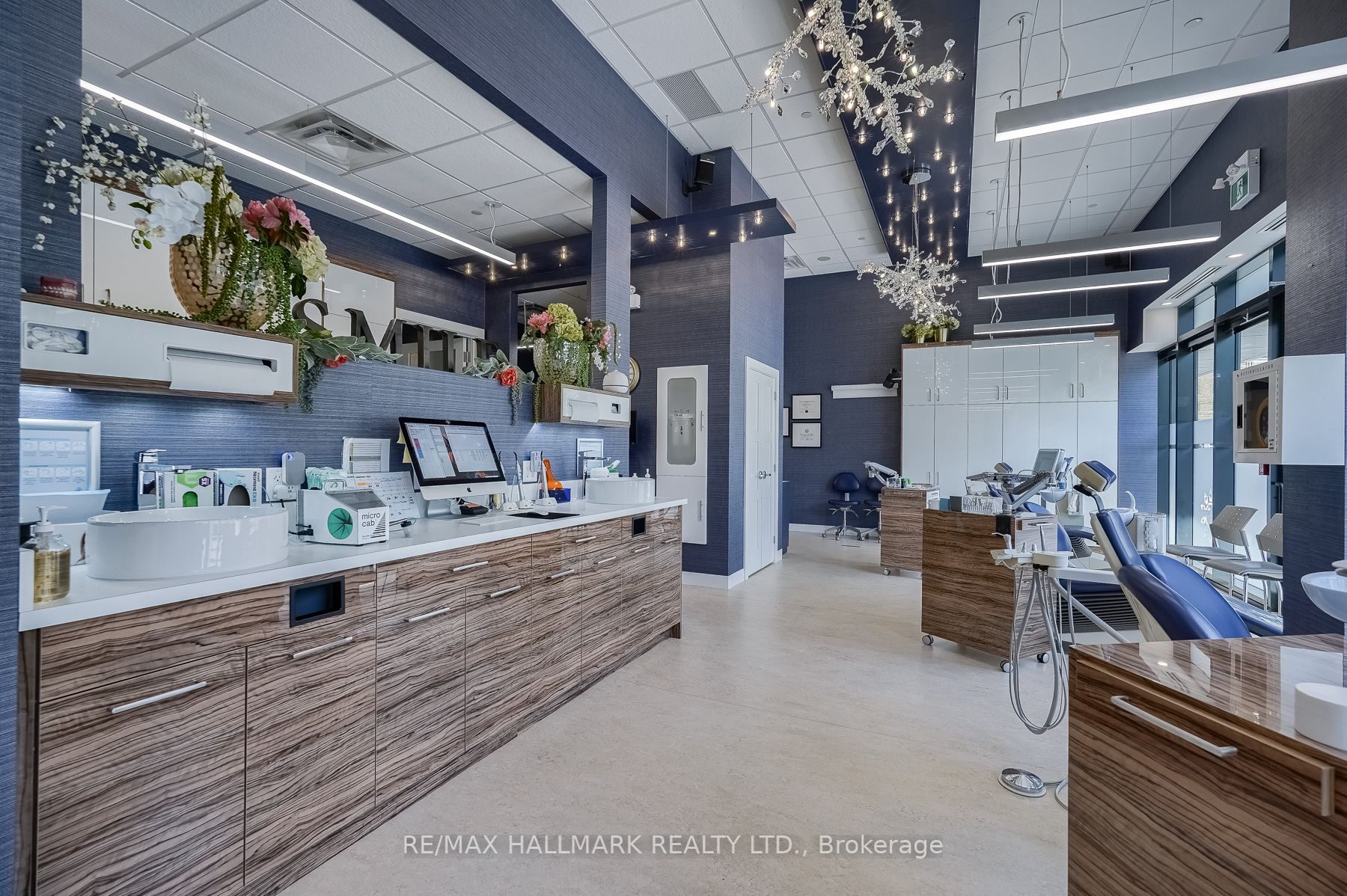 3018 Yonge St, #1,2,3