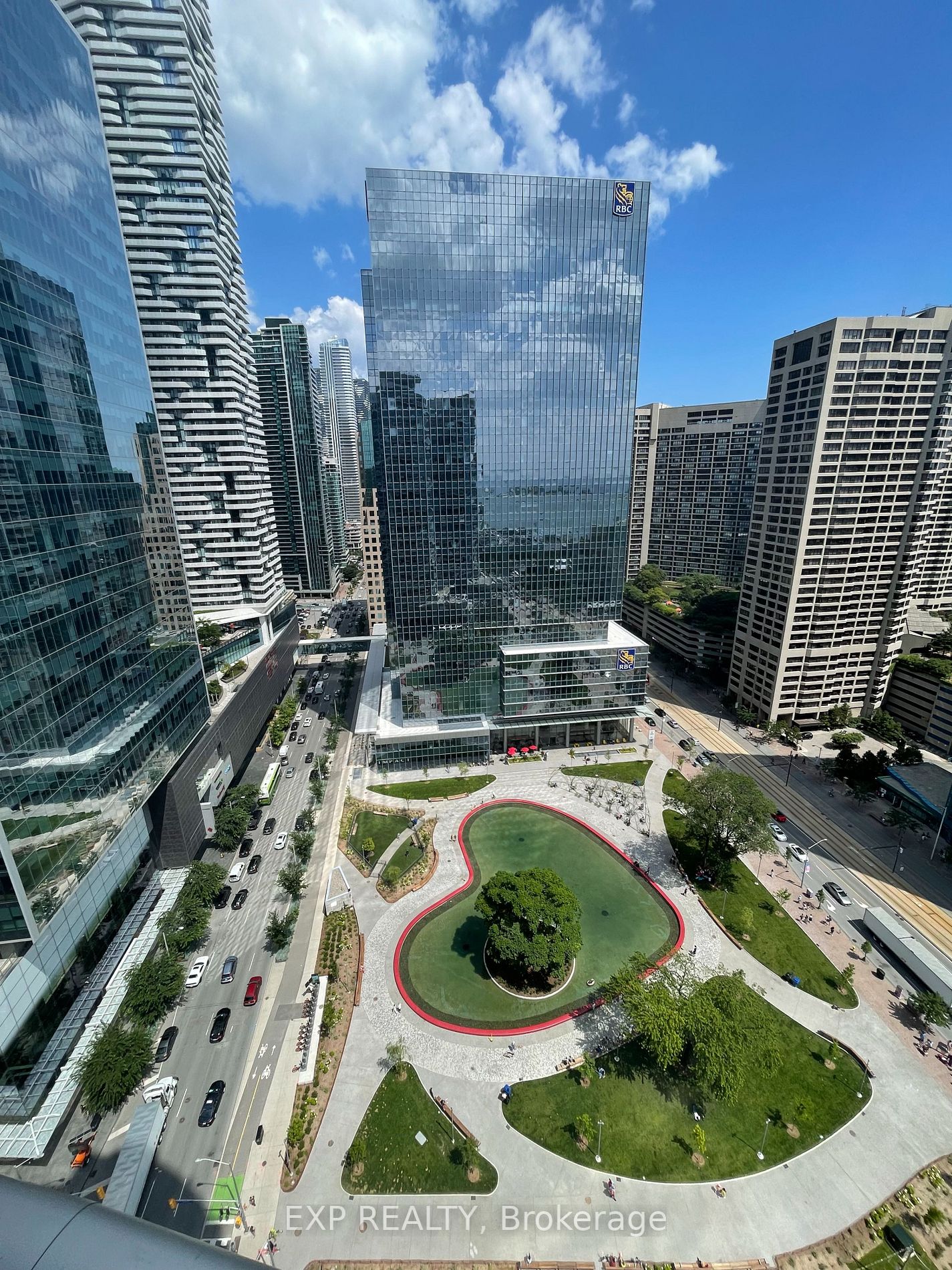 8 York St, #2704