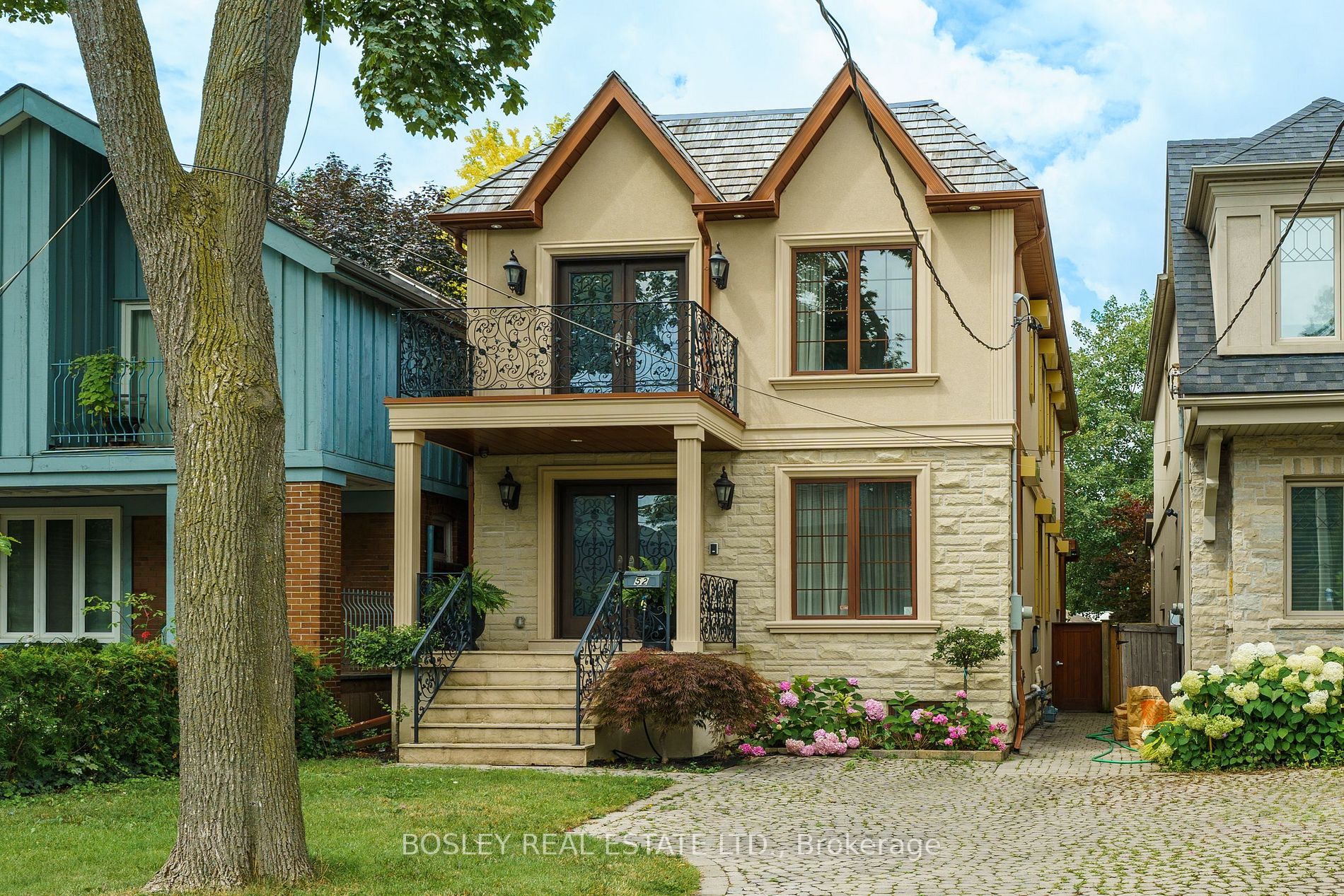 52 Donegall Dr
