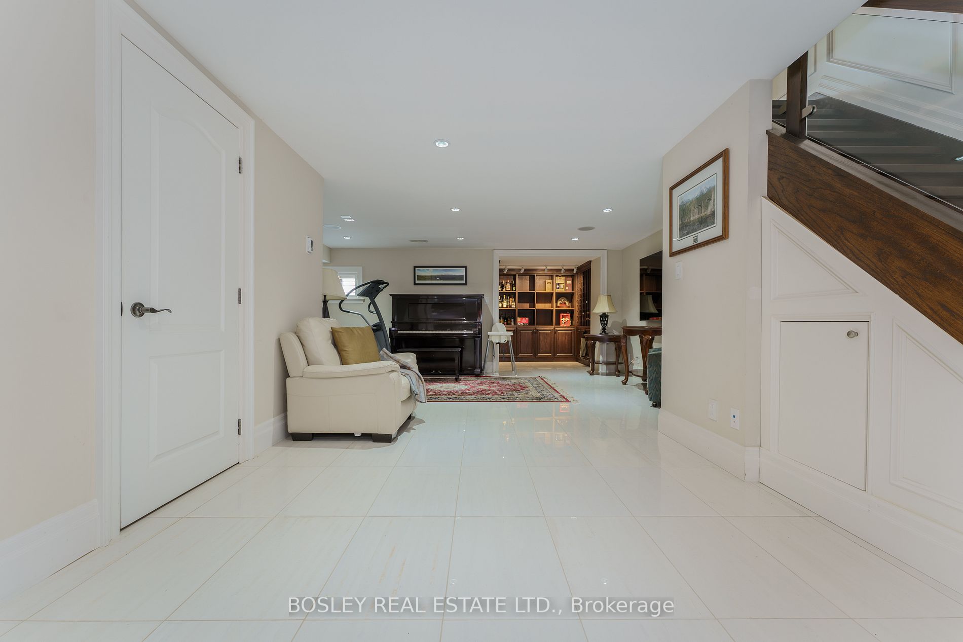 52 Donegall Dr