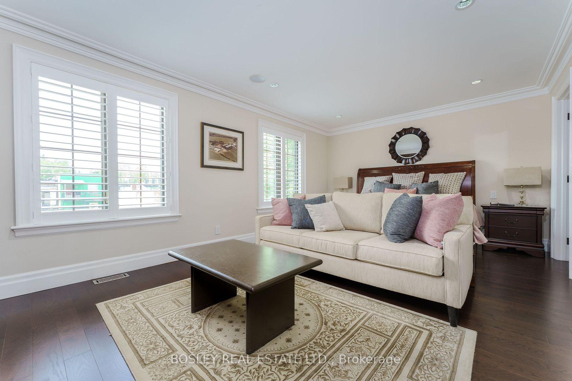52 Donegall Dr