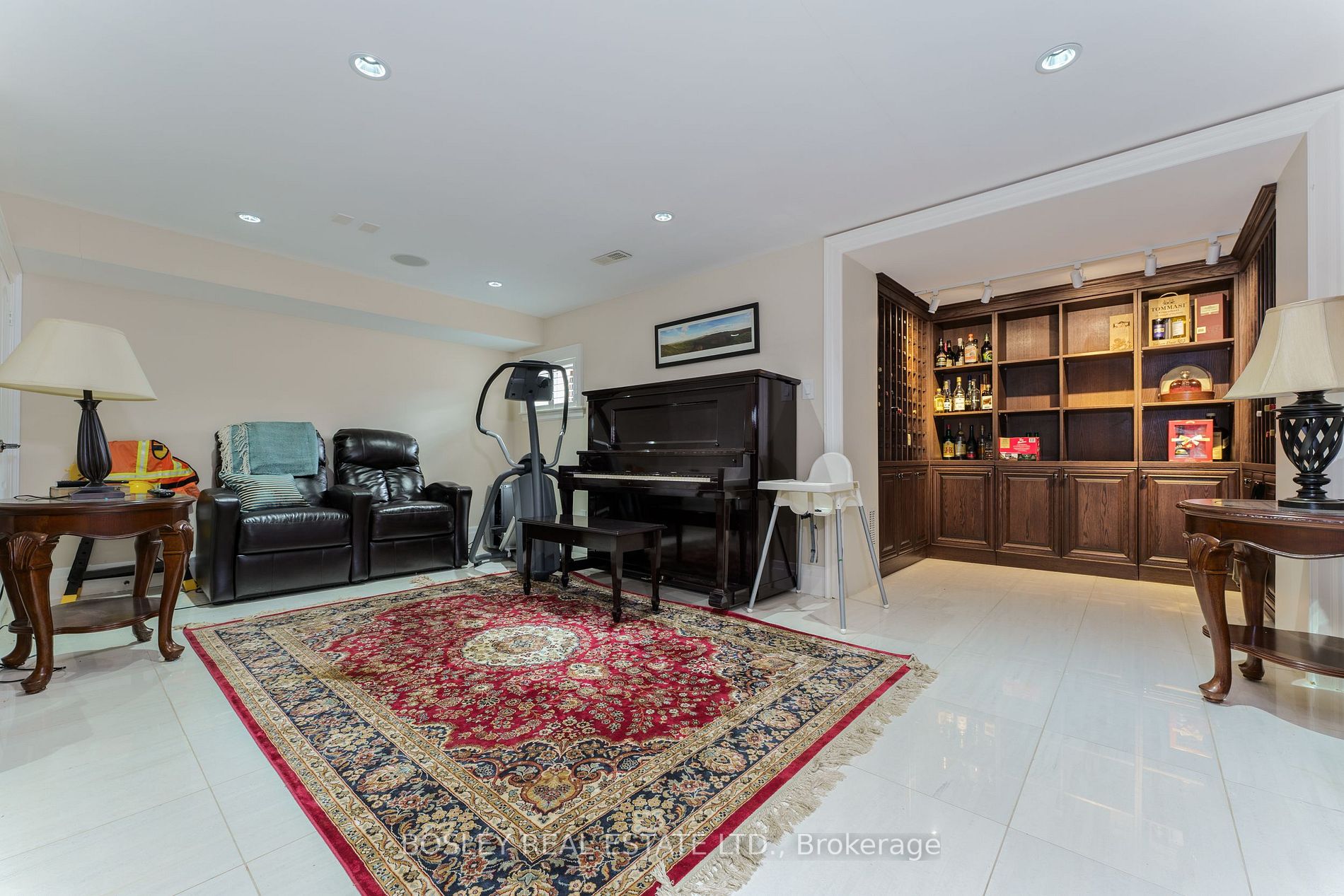 52 Donegall Dr