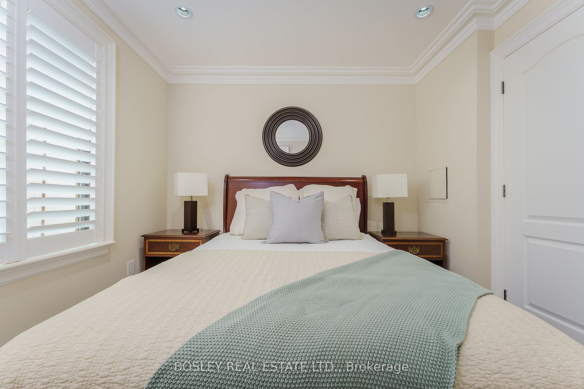 52 Donegall Dr