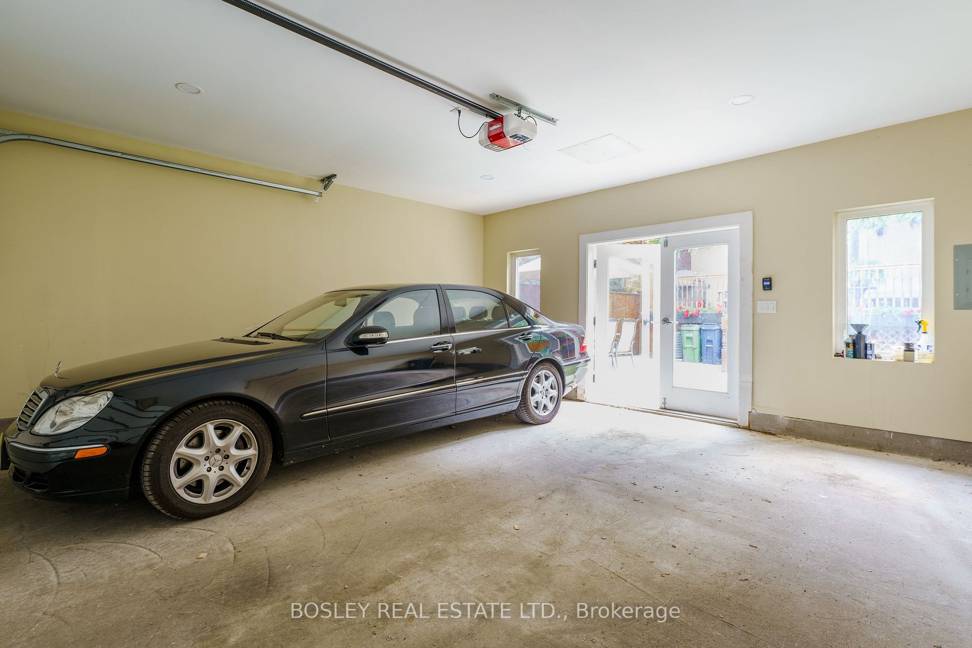 52 Donegall Dr