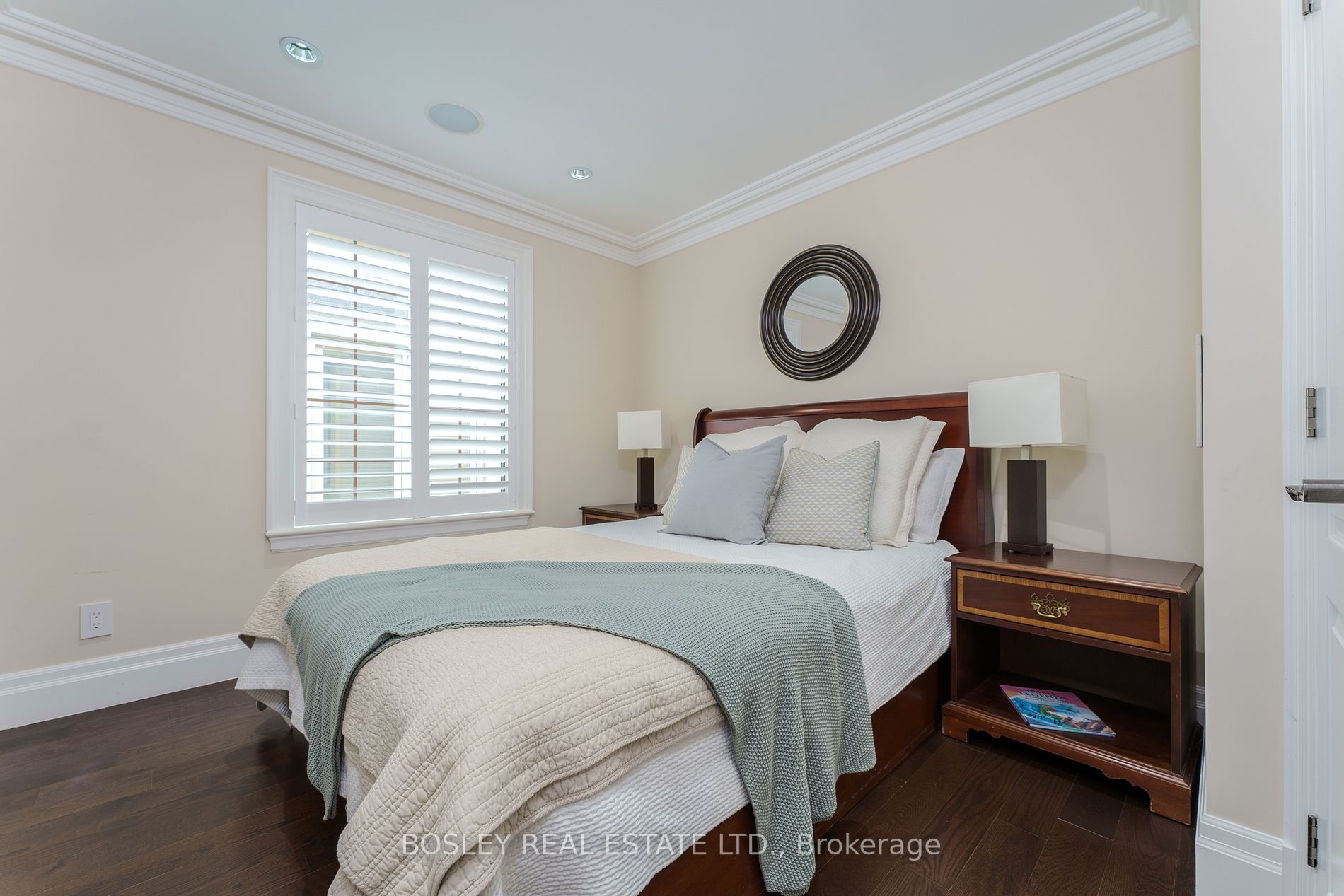 52 Donegall Dr