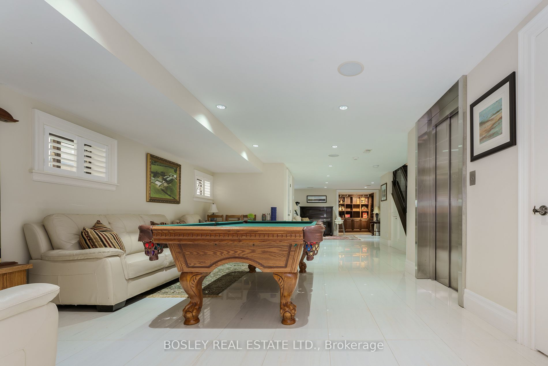 52 Donegall Dr