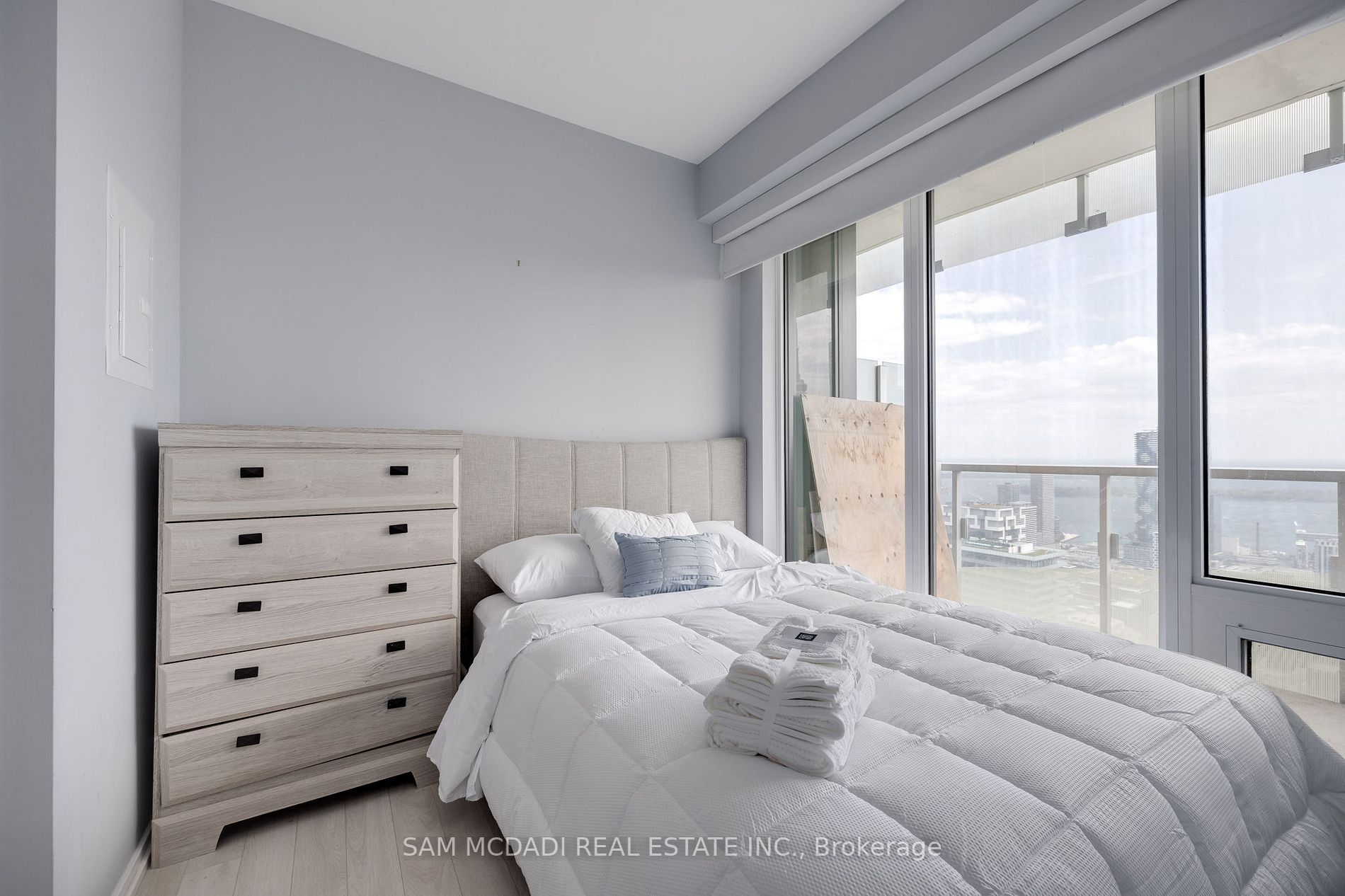 197 Yonge St, #5409