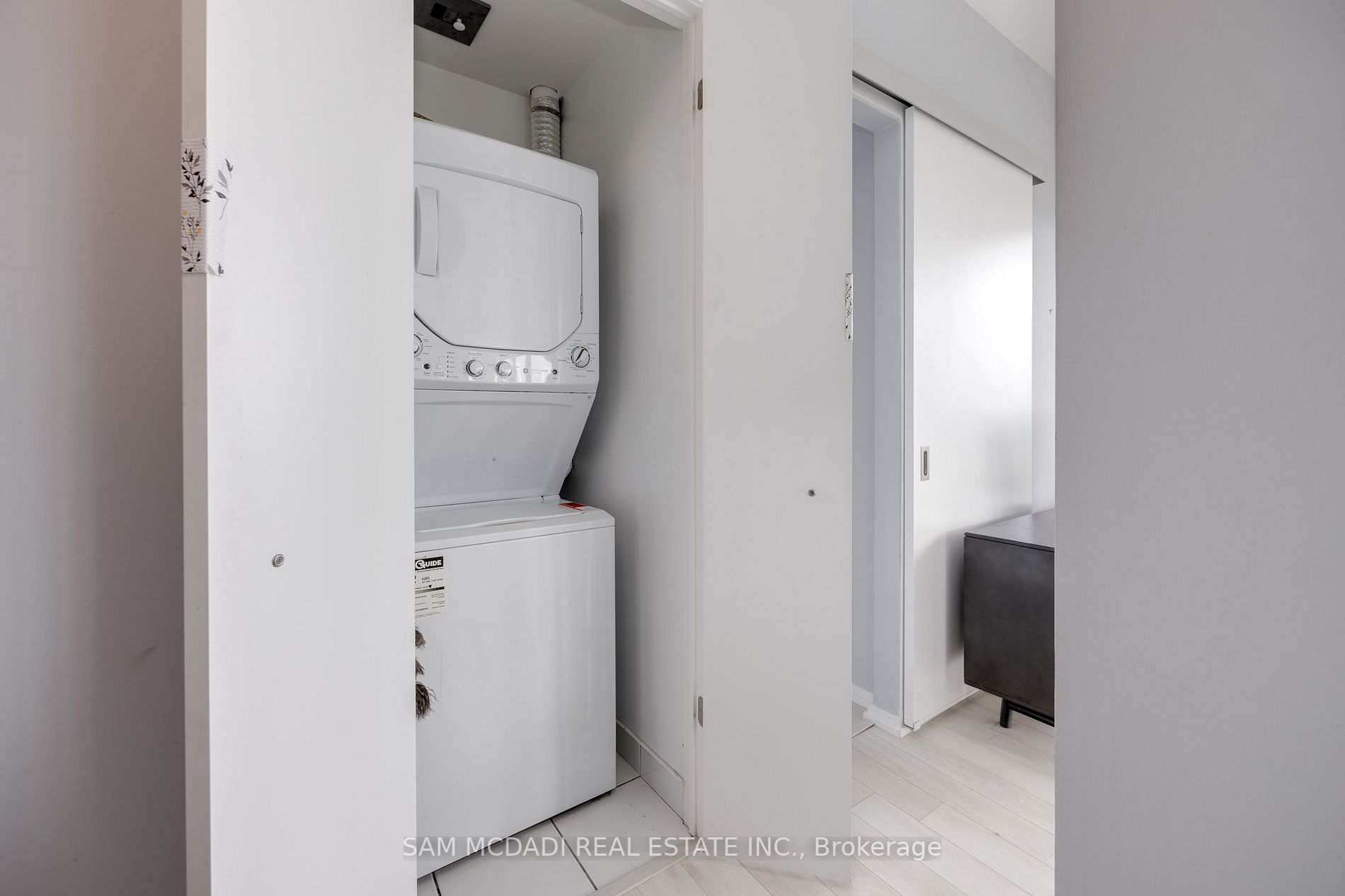 197 Yonge St, #5409