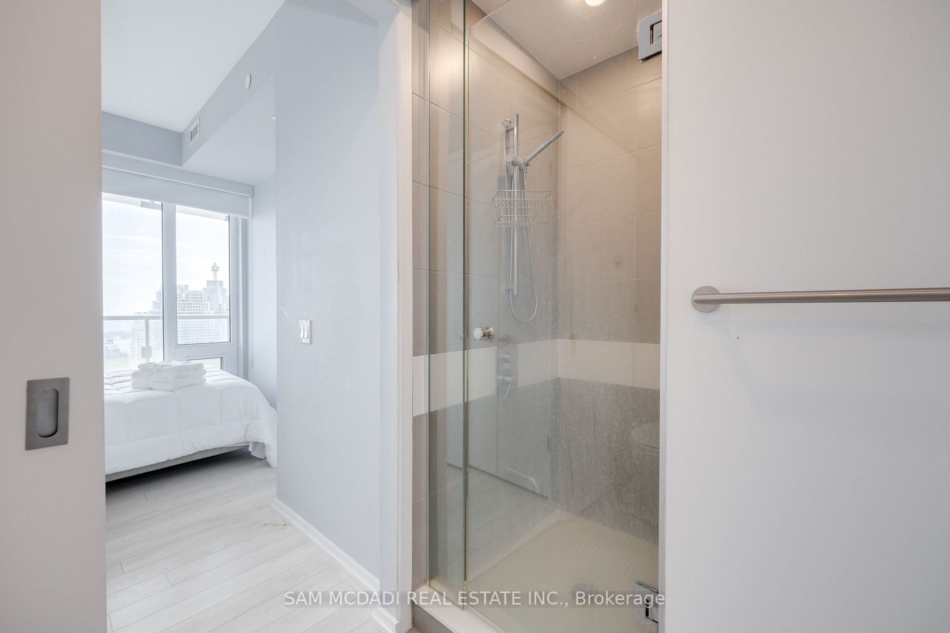 197 Yonge St, #5409