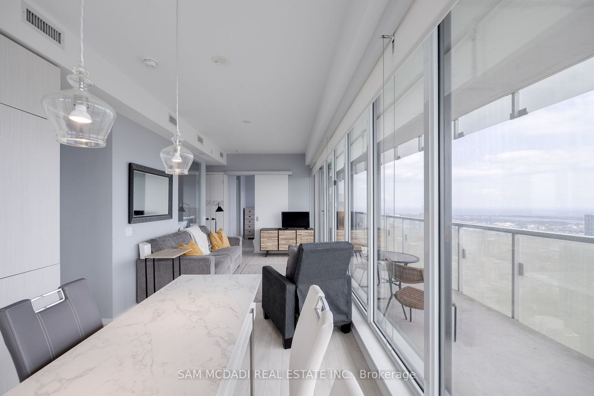 197 Yonge St, #5409