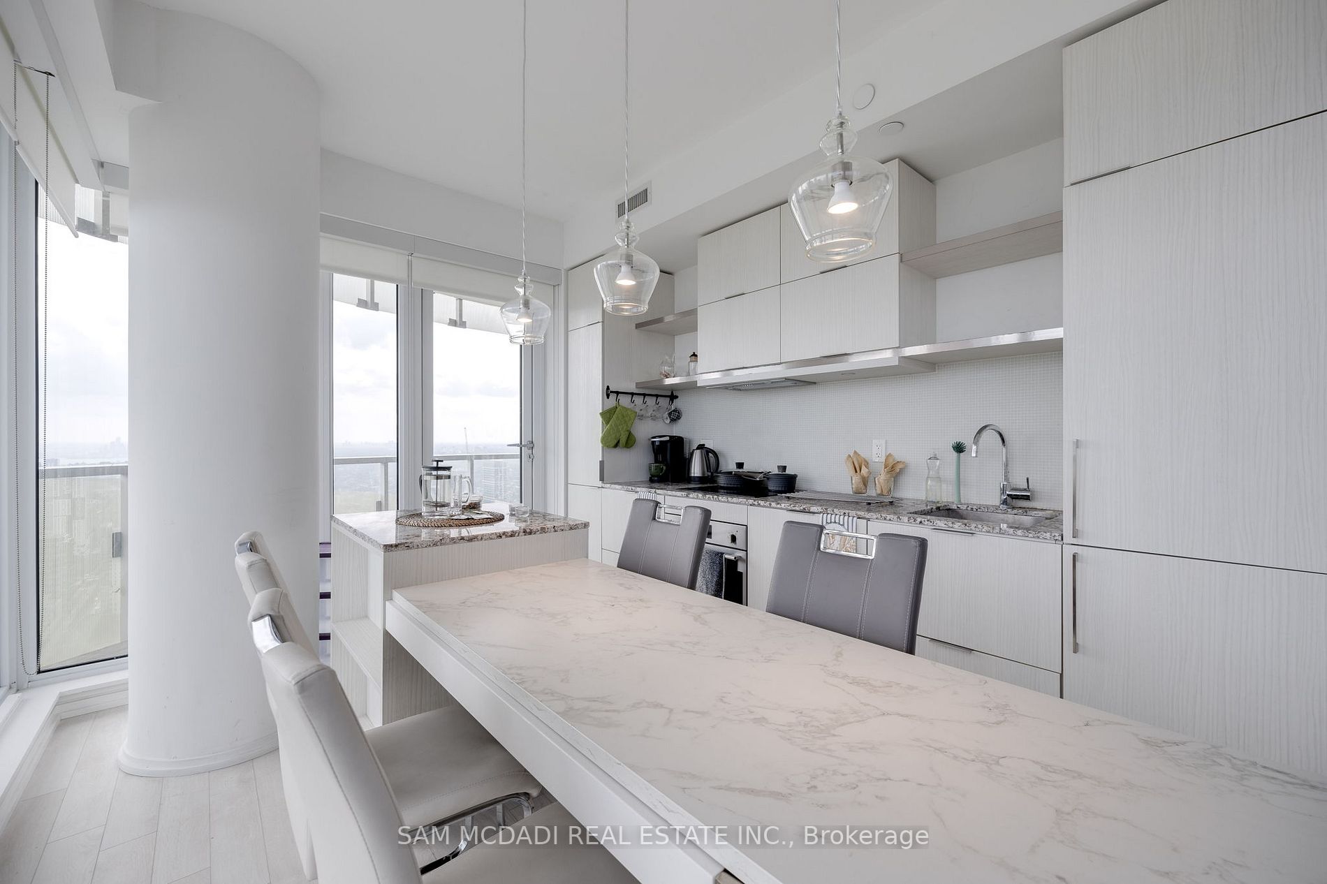 197 Yonge St, #5409