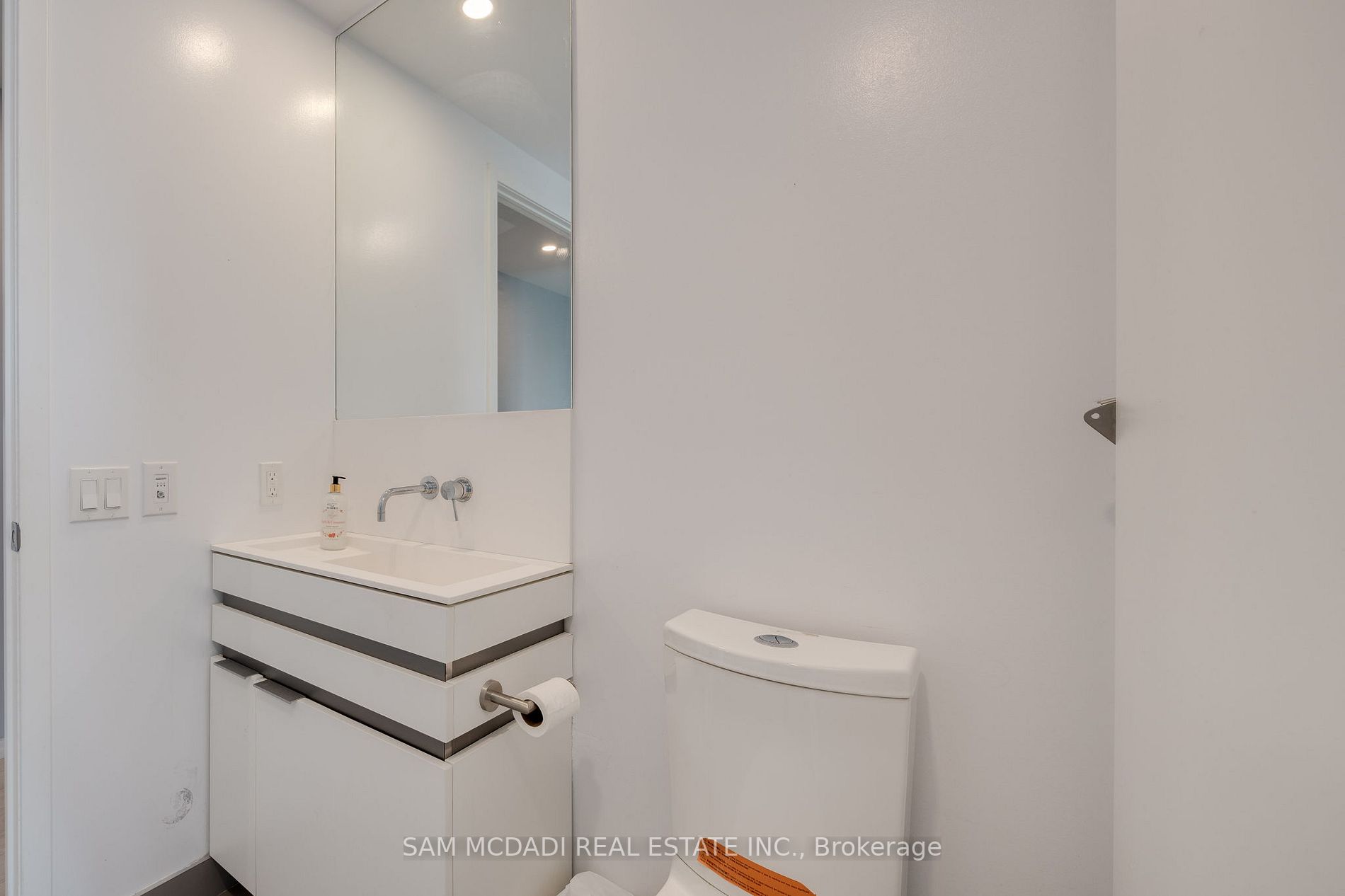 197 Yonge St, #5409