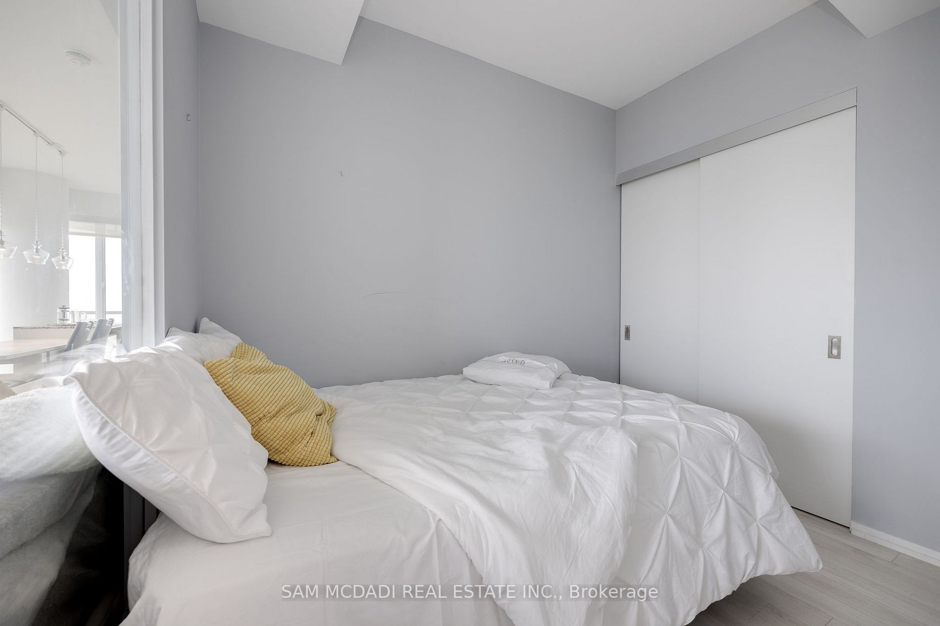 197 Yonge St, #5409