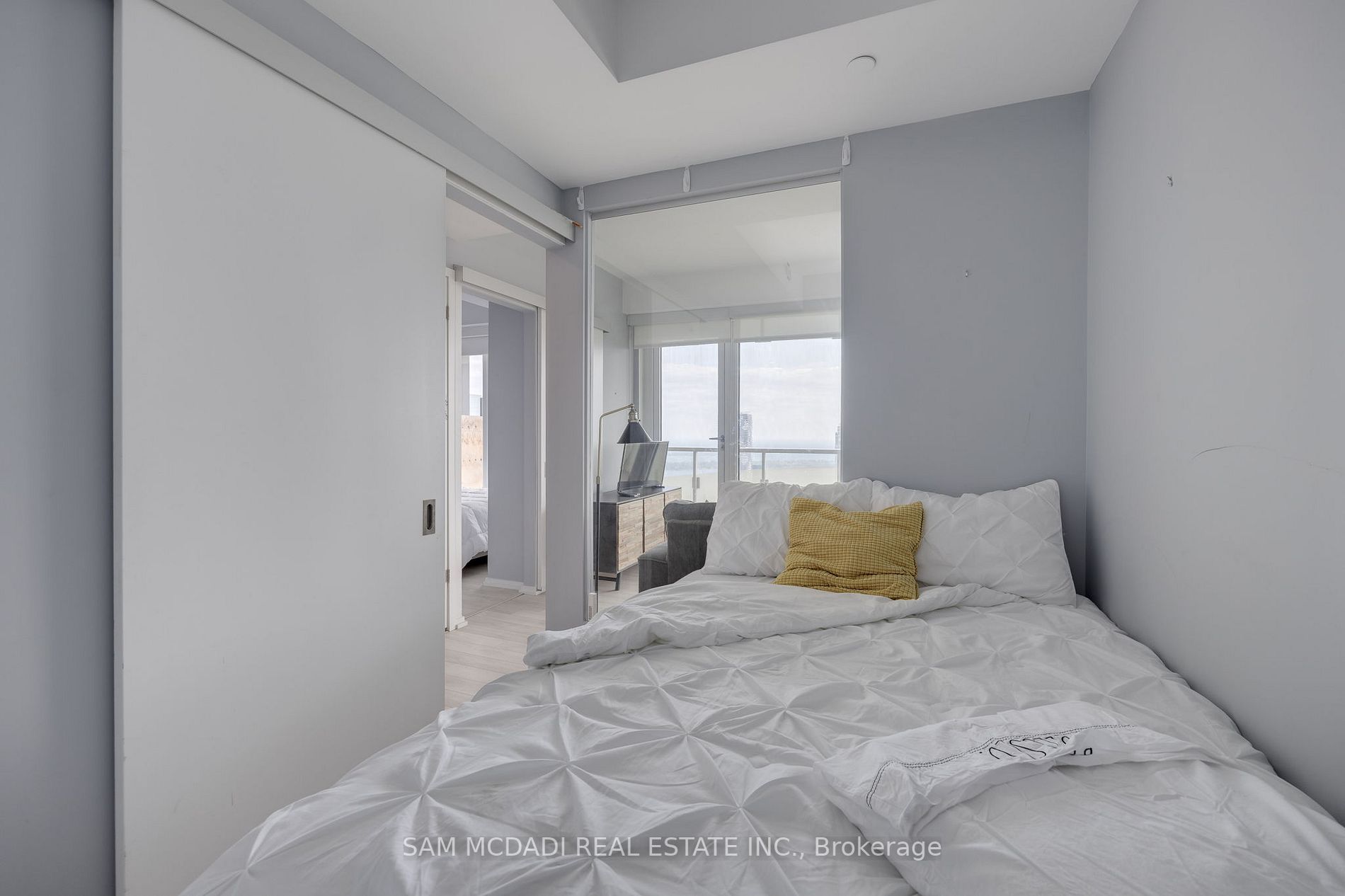 197 Yonge St, #5409