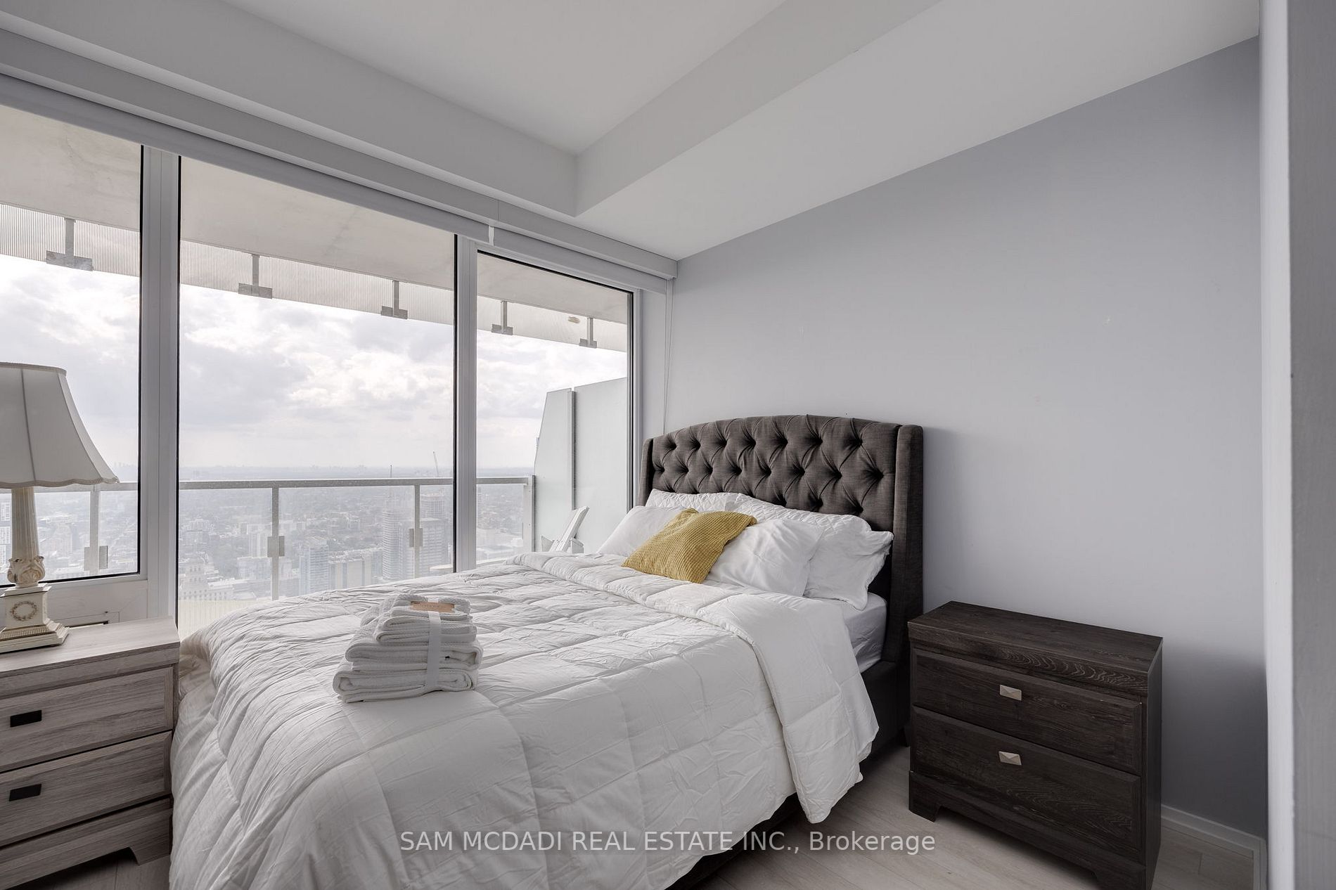 197 Yonge St, #5409