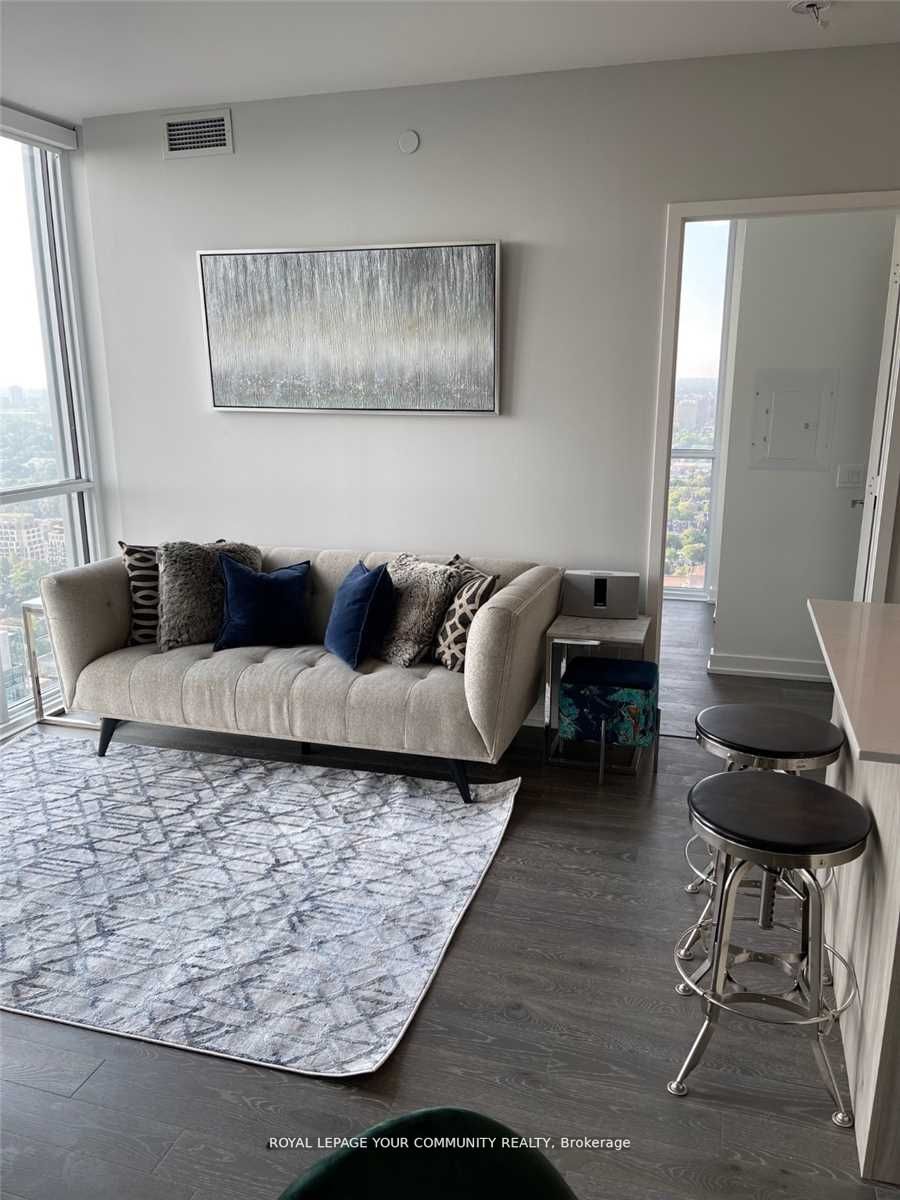 1 Yorkville Ave, #4005