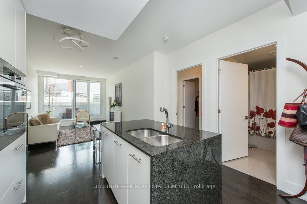 170 Avenue Rd, #211